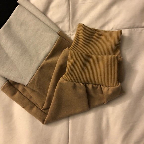 Crew Neck Pullover Crop Top Sweater - Picture 7 of 8